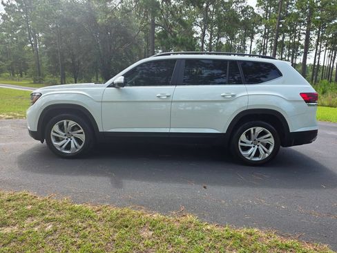 Used 2021 Volkswagen Atlas SE FWD image 2