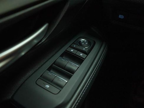 Used 2025 Toyota Grand Highlander XLE image 28