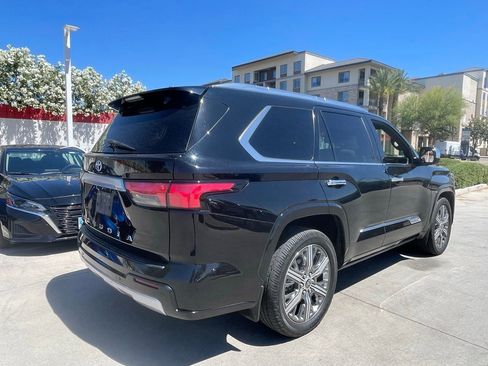 Used 2023 Toyota Sequoia Capstone AWD/4WD image 2