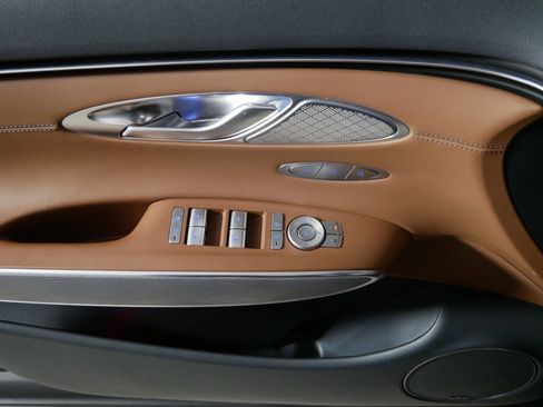 Certified 2023 Genesis GV70 2.5T w/ Advanced Package image 19