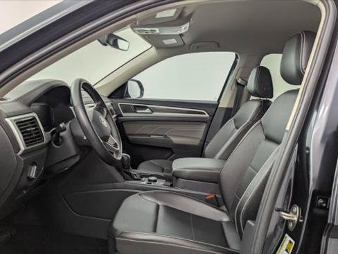 Used 2023 Volkswagen Atlas SE AWD/4WD image 13