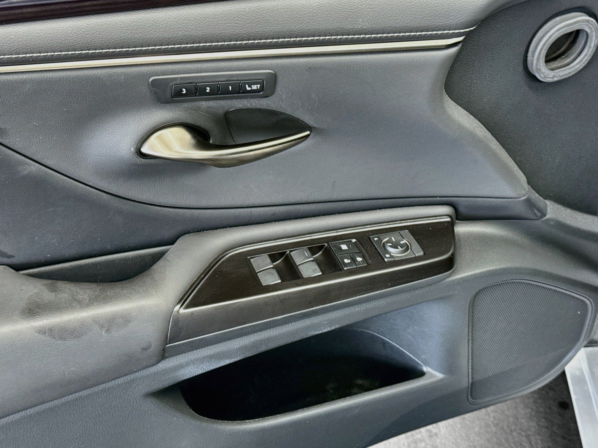 Used 2019 Lexus ES 300h w/ Premium Package FWD image 15