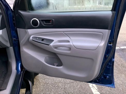 Used 2014 Toyota Tacoma 4x4 Double Cab w/ TRD Sport Package image 22