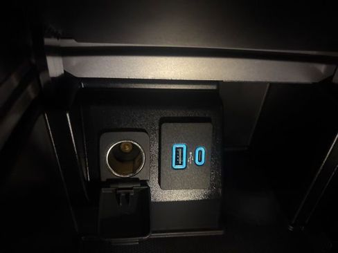 Used 2020 Ford Explorer XLT image 20