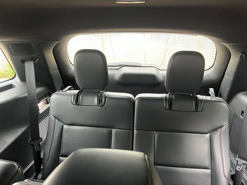 Used 2025 Ford Explorer ST-Line w/ ST-Line Street Pack AWD/4WD image 31