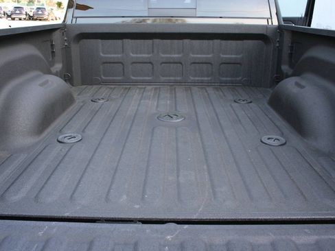 Used 2025 RAM 2500 Laramie AWD/4WD image 28