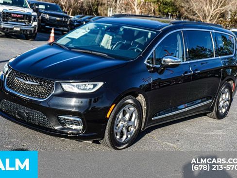 Used 2023 Chrysler Pacifica Limited image 15