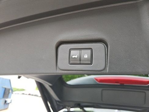 Used 2022 Nissan Rogue SV w/ SV Premium Package image 10