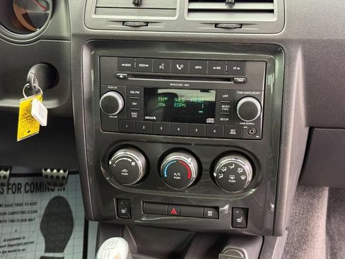 Used 2009 Dodge Challenger SRT8 RWD image 11