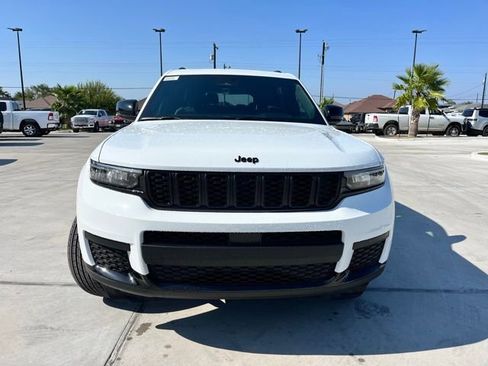 New 2025 Jeep Grand Cherokee L Altitude image 2