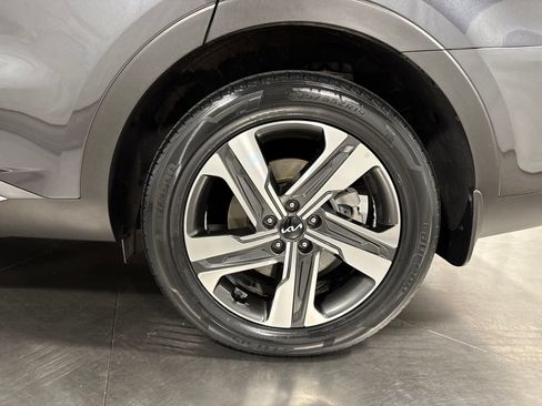 Certified 2023 Kia Sorento EX AWD/4WD image 12