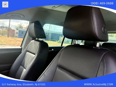 Used 2012 Volkswagen Tiguan S image 10