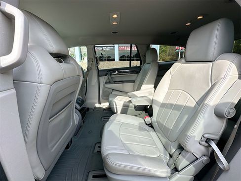Used 2014 Buick Enclave Leather image 17