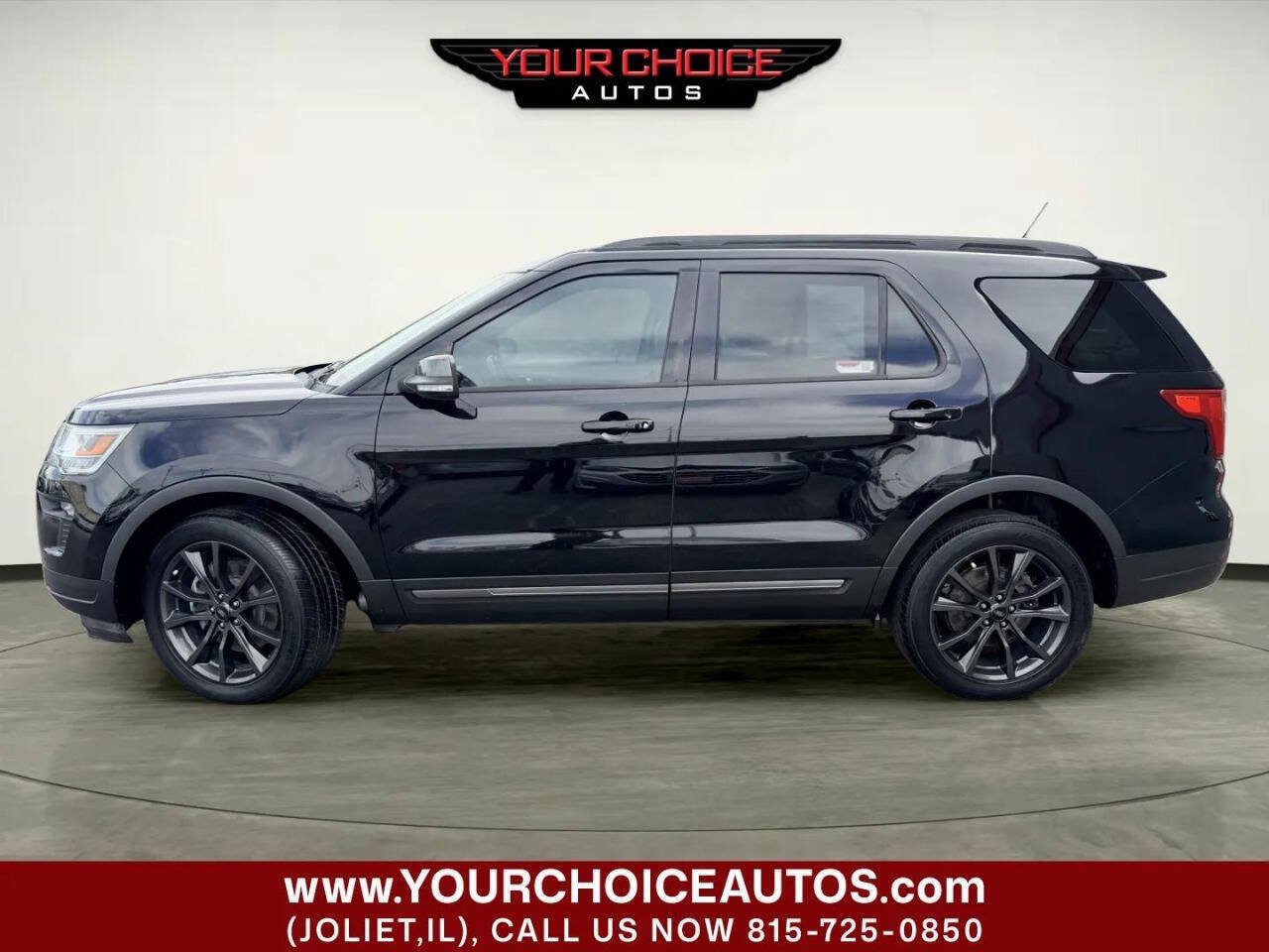 Used 2018 Ford Explorer XLT w/ XLT Appearance Package AWD/4WD image 4