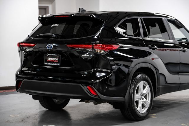 Used 2023 Toyota Highlander LE AWD/4WD image 12