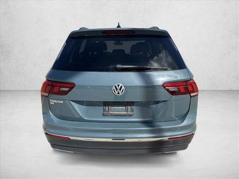 Used 2020 Volkswagen Tiguan SE w/ Panoramic Sunroof Package FWD image 6