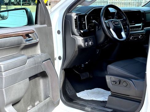 Used 2024 GMC Sierra 1500 SLE image 11