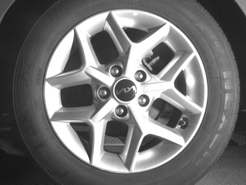 Used 2025 Kia Soul LX w/ LX Technology Package FWD image 21