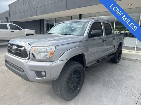 Used 2015 Toyota Tacoma 4x4 Double Cab w/ SR5 Package image 2