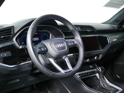 Used 2023 Audi Q3 2.0T Premium w/ Convenience Package image 4