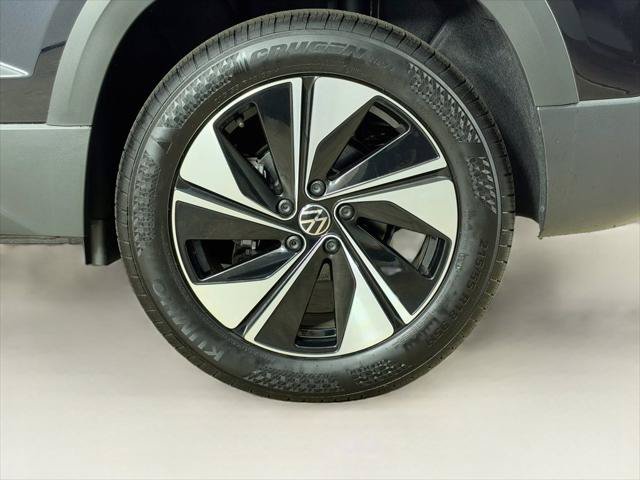 New 2026 Volkswagen Taos SE AWD/4WD image 31