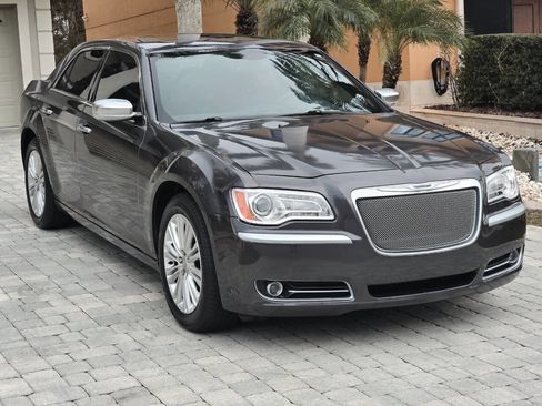 Used 2014 Chrysler 300 C image 25
