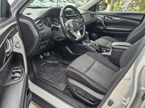 Used 2020 Nissan Rogue SV FWD image 5