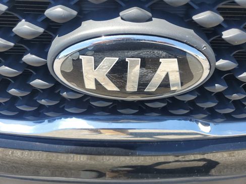 Used 2016 Kia Sorento AWD image 6