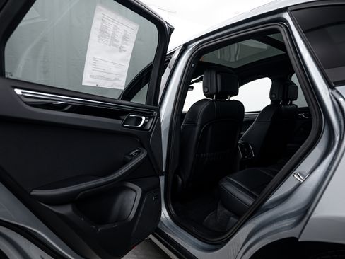 Certified 2026 Porsche Macan image 22