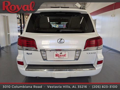 Used 2013 Lexus LX 570 4WD image 3