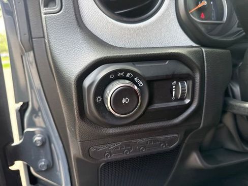 Used 2025 Jeep Wrangler Unlimited Sport AWD/4WD image 28