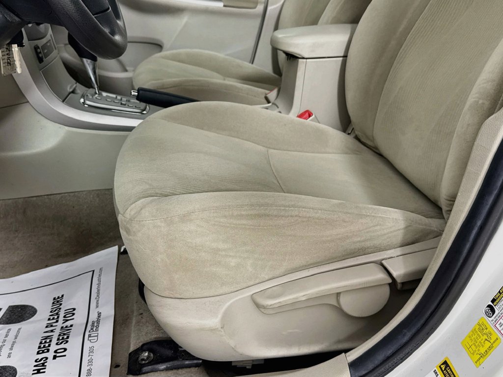 Used 2012 Toyota Corolla LE FWD image 22