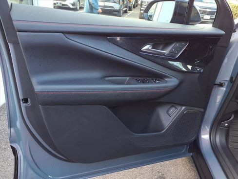 Used 2025 Chevrolet Blazer EV RS RWD image 7