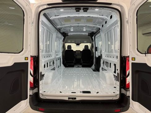 New 2026 Ford Transit 250 148 Medium Roof image 8