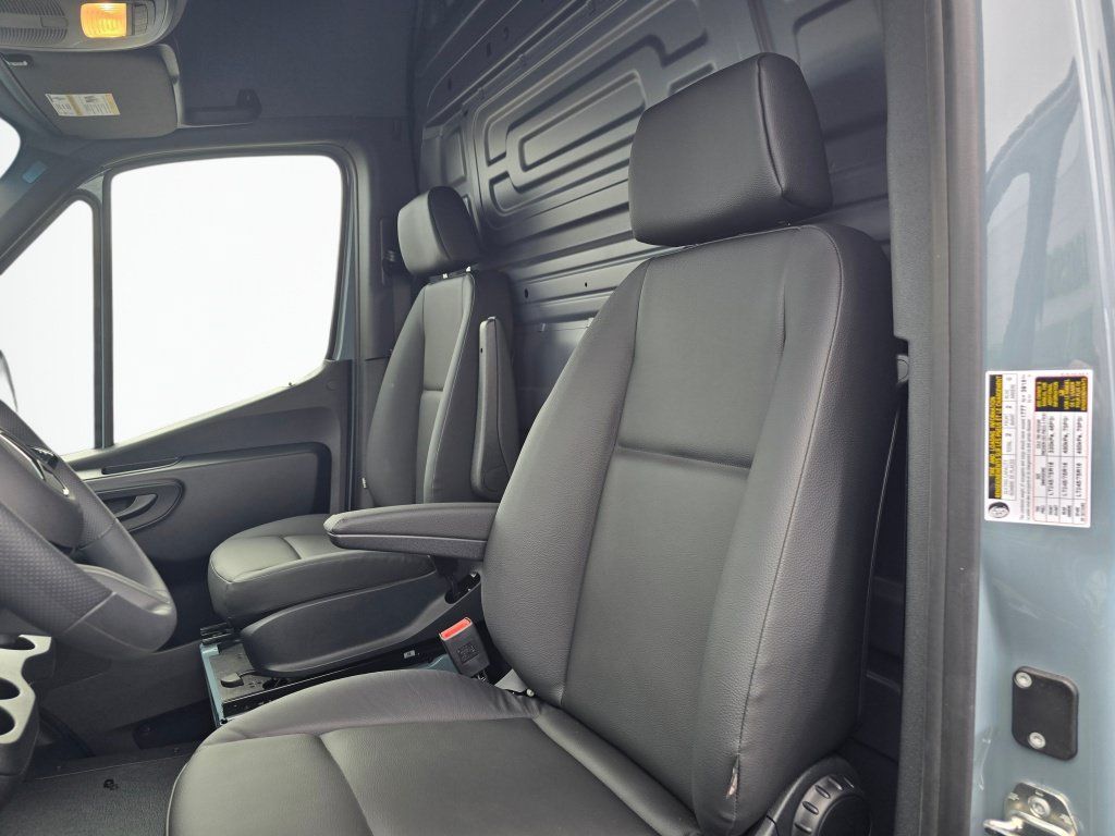 New 2025 Mercedes-Benz Sprinter 2500 image 19