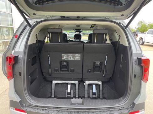 New 2026 Kia Carnival EX FWD image 14