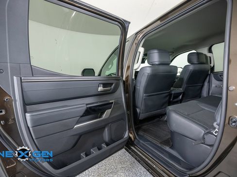 Used 2024 Toyota Tundra Limited AWD/4WD image 26