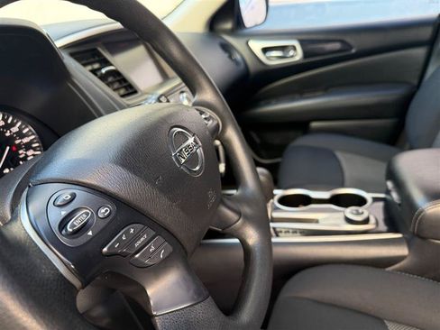 Used 2018 Nissan Pathfinder S AWD/4WD image 18