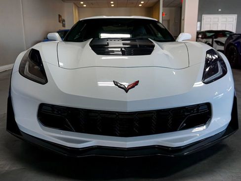Used 2019 Chevrolet Corvette Z06 w/ Z07 Performance Package image 15