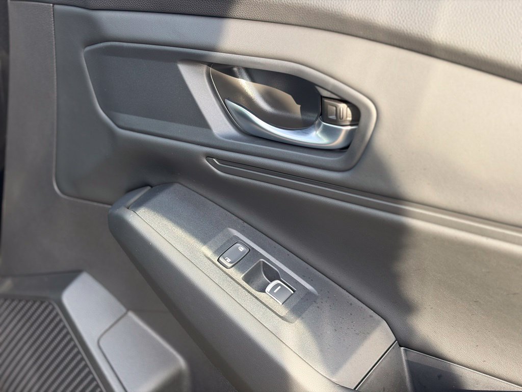 Used 2025 Honda Accord SE image 16