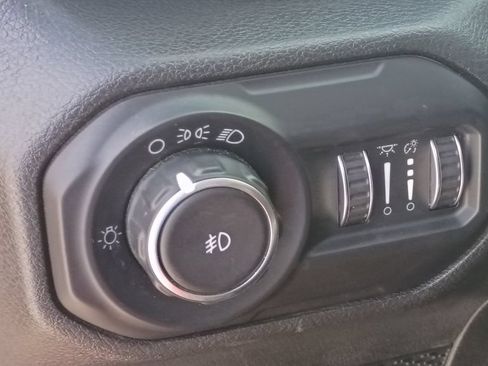 Used 2018 Jeep Wrangler Unlimited Sport AWD/4WD image 16