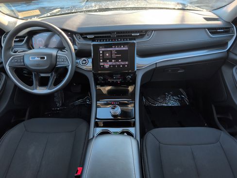 Used 2023 Jeep Grand Cherokee L Laredo image 10