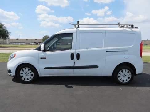 Used 2018 RAM ProMaster City Tradesman SLT image 3