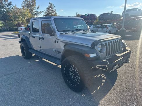 Used 2021 Jeep Gladiator Sport w/ Trailer Tow Package AWD/4WD image 3