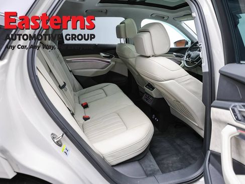 Used 2019 Audi e-tron Prestige w/ Prestige Package AWD/4WD image 22