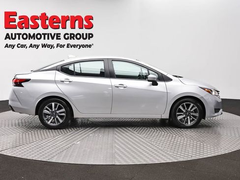Used 2023 Nissan Versa SV FWD image 4