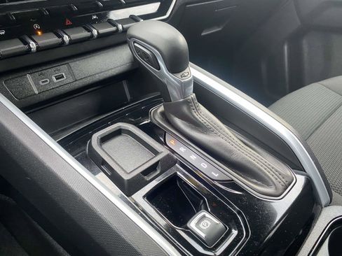 Used 2024 Chevrolet Colorado LT w/ LT Convenience Package II image 27