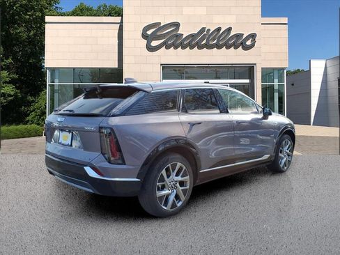 New 2026 Cadillac Optiq Luxury 1 image 5