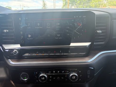 Used 2023 GMC Sierra 1500 SLT AWD/4WD image 11