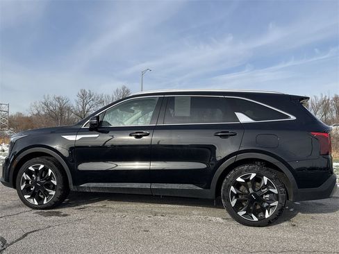 Used 2025 Kia Sorento SX image 5